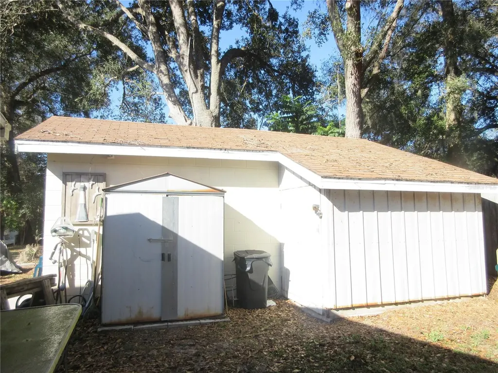 5888 SE 164th Avenue Ocklawaha FL 32179