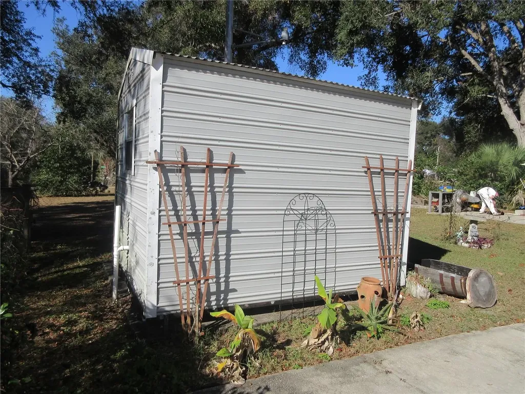 5888 SE 164th Avenue Ocklawaha FL 32179