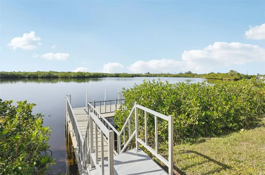 156 Martinique Road North Port FL 34287