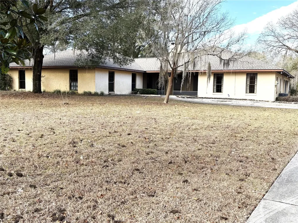 2272 SW Grandview Avenue Dunnellon FL 34431
