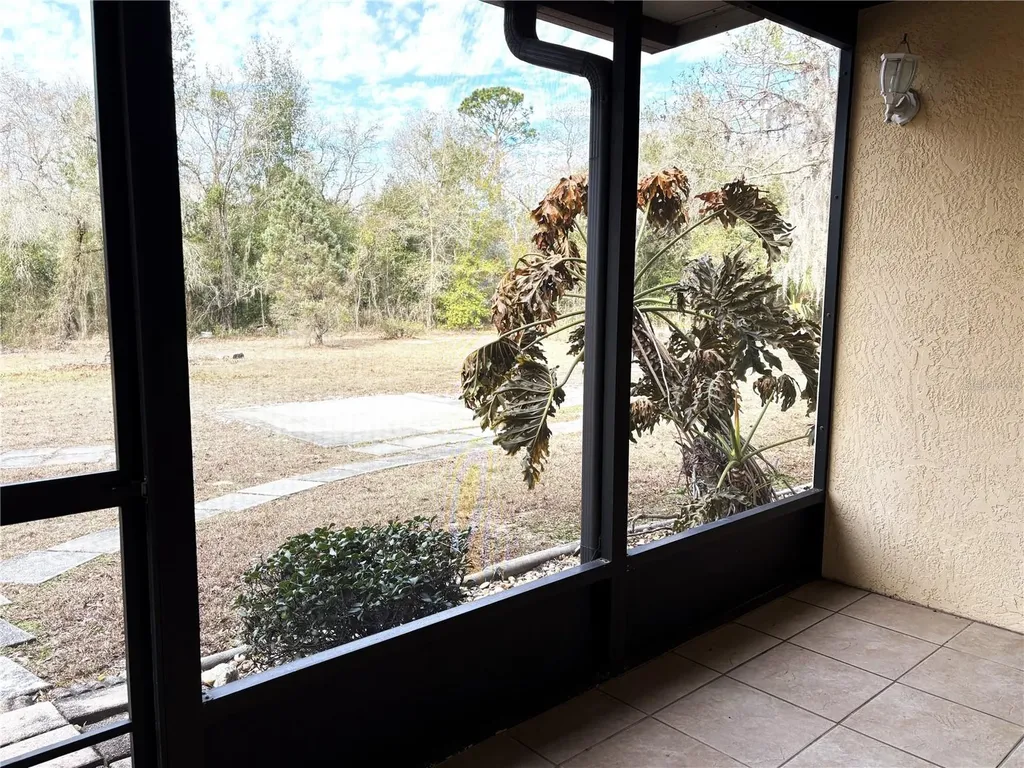 2272 SW Grandview Avenue Dunnellon FL 34431