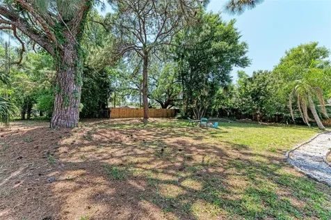 2660 Davis Boulevard Sarasota FL 34237