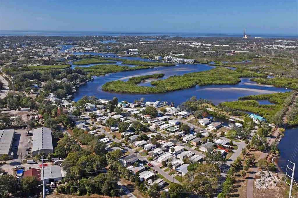 736 Driftwood Lane Tarpon Springs FL 34689