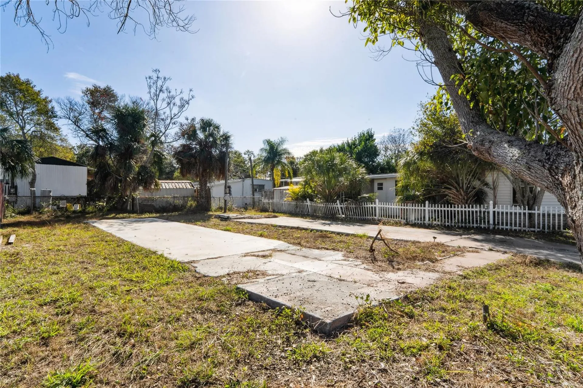 736 Driftwood Lane Tarpon Springs FL 34689