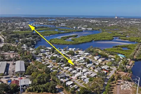 736 Driftwood Lane Tarpon Springs FL 34689