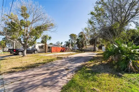 736 Driftwood Lane Tarpon Springs FL 34689