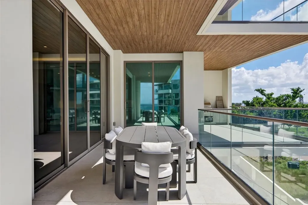 1591 Gulf Of Mexico Drive Longboat Key FL 34228
