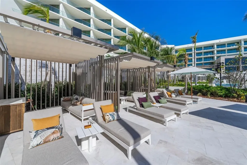 1591 Gulf Of Mexico Drive Longboat Key FL 34228