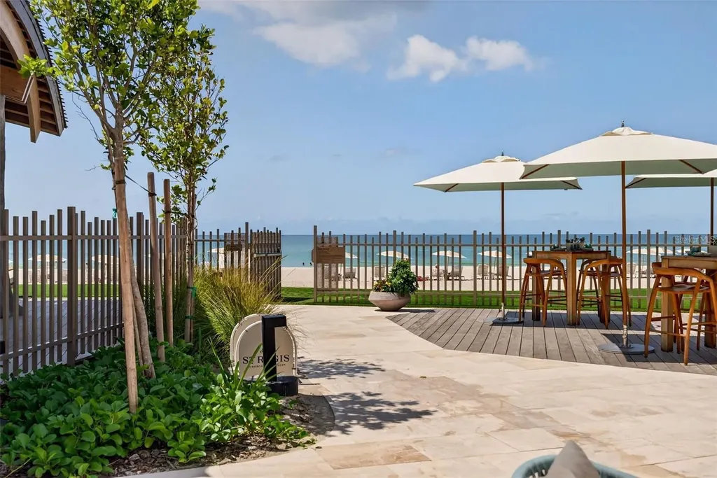 1591 Gulf Of Mexico Drive Longboat Key FL 34228