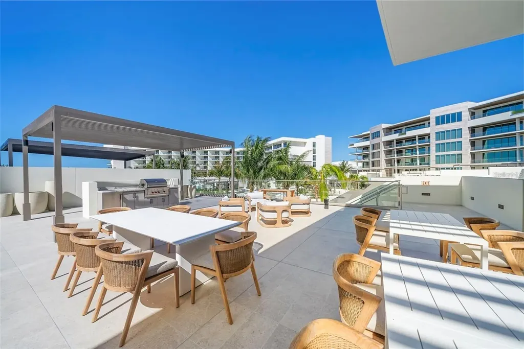 1591 Gulf Of Mexico Drive Longboat Key FL 34228
