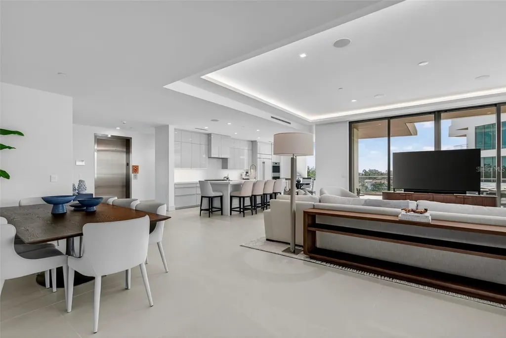 1591 Gulf Of Mexico Drive Longboat Key FL 34228