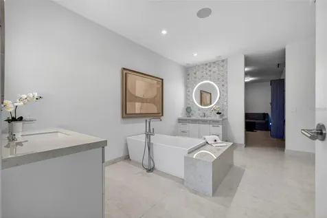 1591 Gulf Of Mexico Drive Longboat Key FL 34228