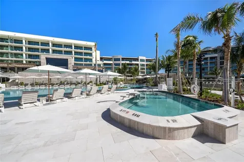 1591 Gulf Of Mexico Drive Longboat Key FL 34228