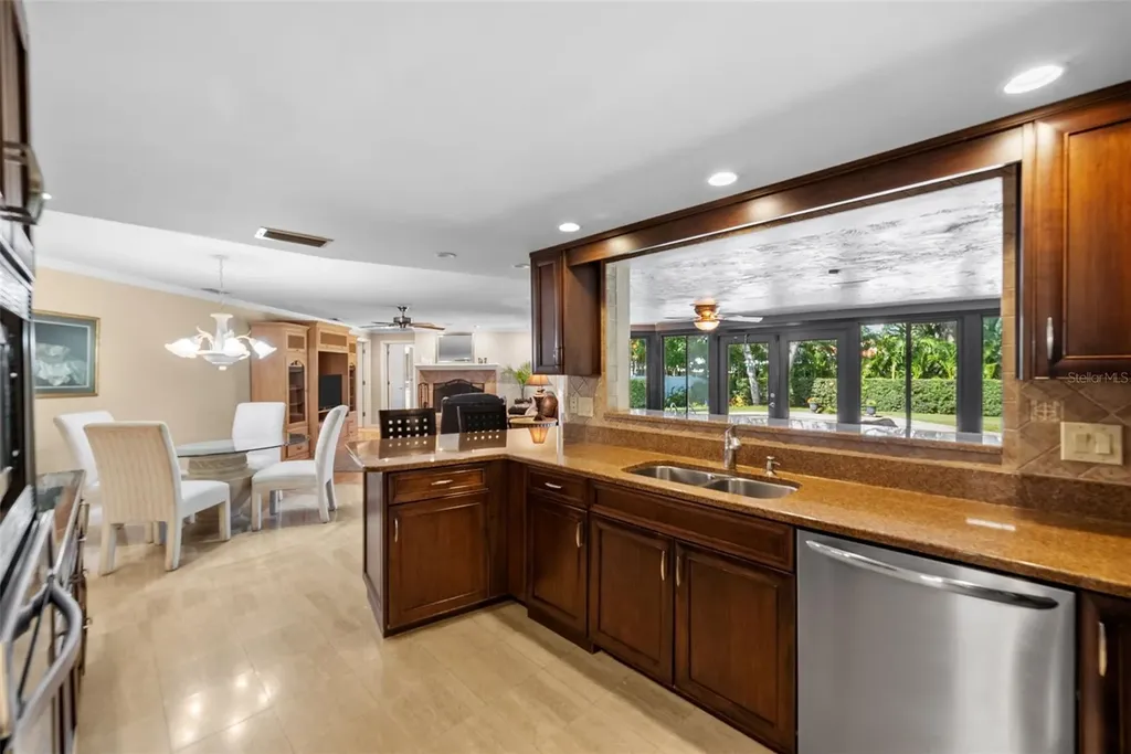 2943 Whisper Lane N Clearwater FL 33762