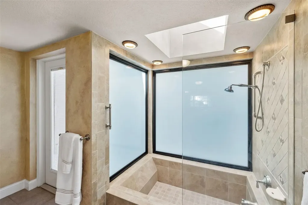 2943 Whisper Lane N Clearwater FL 33762