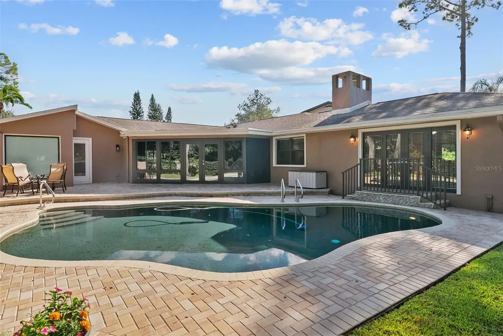 2943 Whisper Lane N Clearwater FL 33762