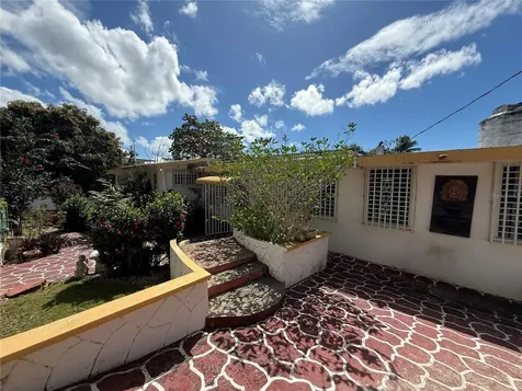 Bo Barrero Rincon PR 00677