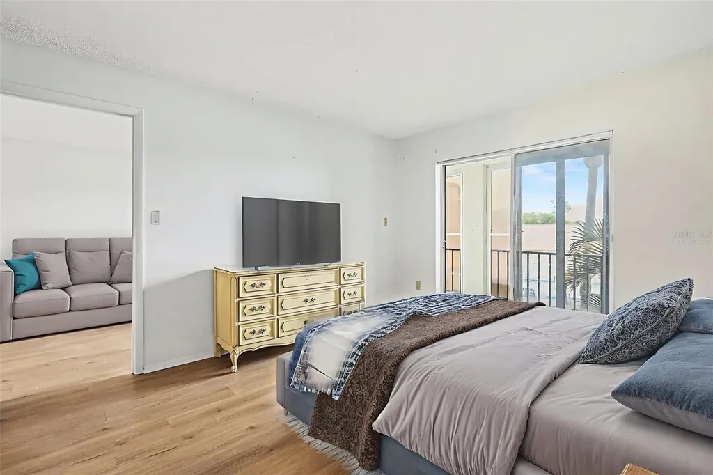 3723 Lake Bayshore Drive Bradenton FL 34205