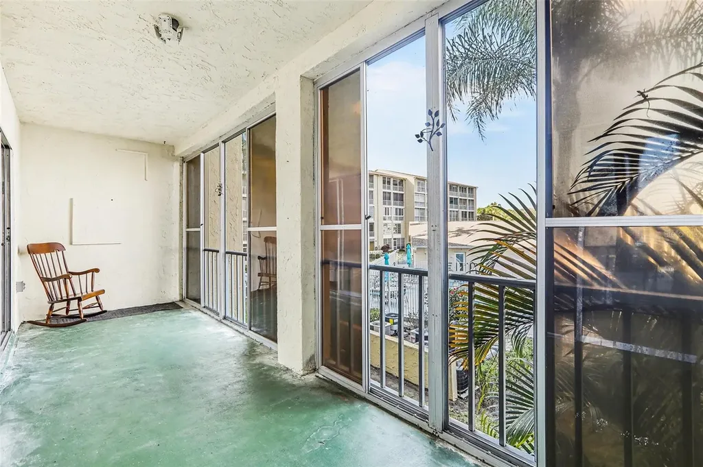 3723 Lake Bayshore Drive Bradenton FL 34205