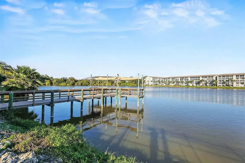 3723 Lake Bayshore Drive Bradenton FL 34205