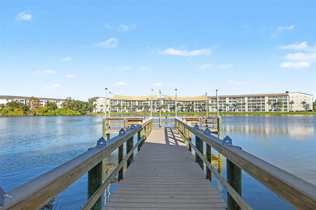 3723 Lake Bayshore Drive Bradenton FL 34205