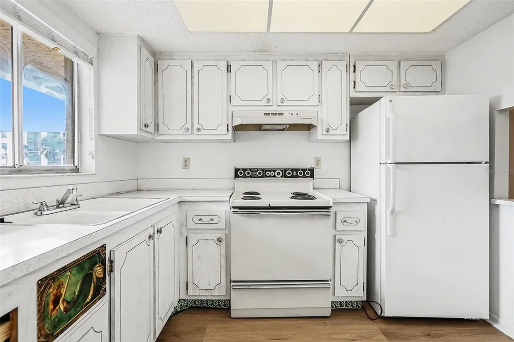 3723 Lake Bayshore Drive Bradenton FL 34205