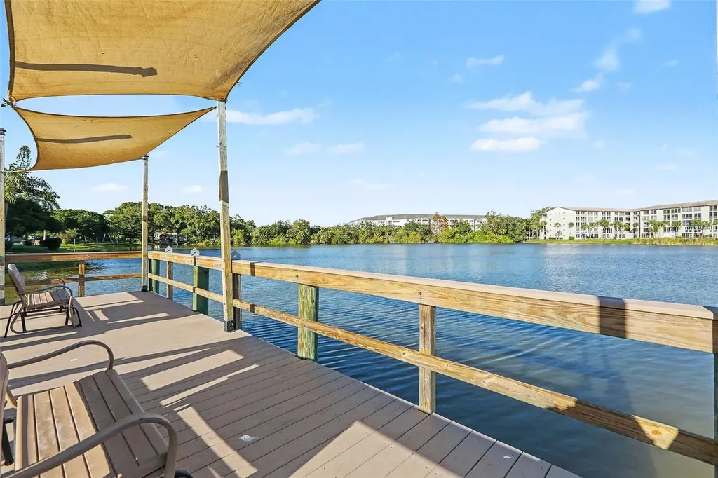 3723 Lake Bayshore Drive Bradenton FL 34205