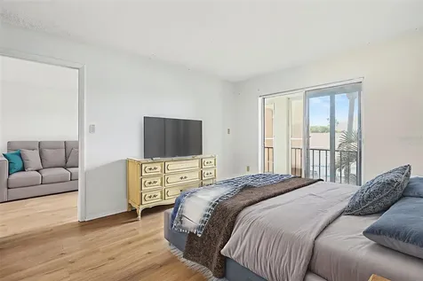 3723 Lake Bayshore Drive Bradenton FL 34205