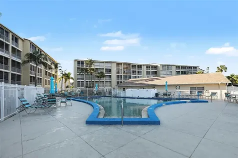 3723 Lake Bayshore Drive Bradenton FL 34205