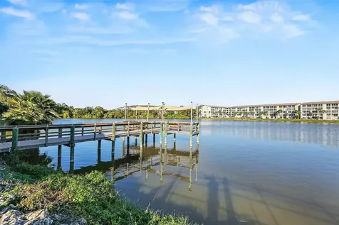 3723 Lake Bayshore Drive Bradenton FL 34205