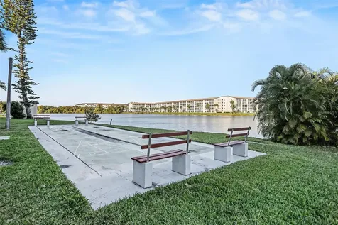 3723 Lake Bayshore Drive Bradenton FL 34205