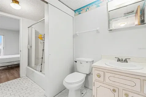 3723 Lake Bayshore Drive Bradenton FL 34205