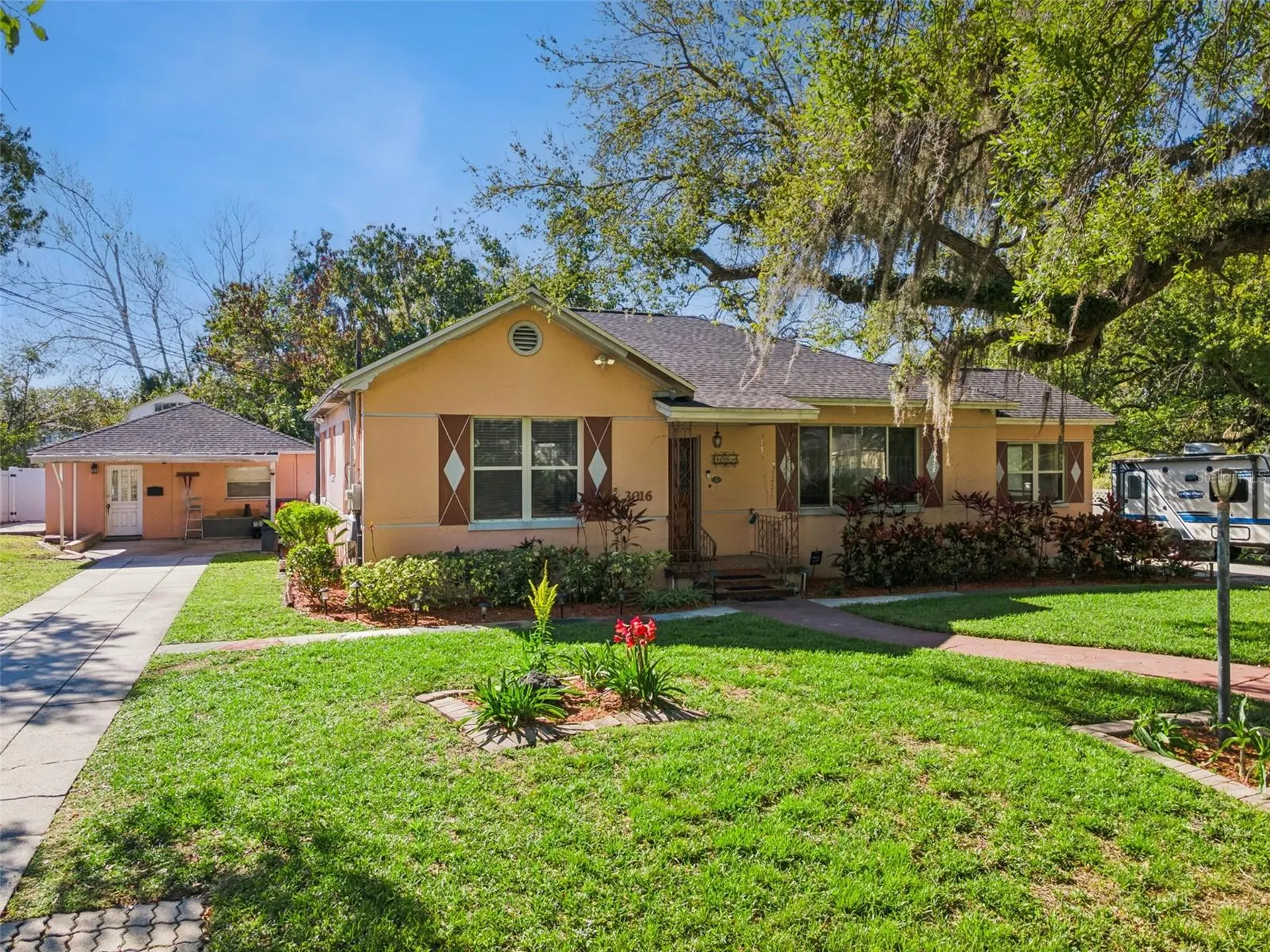 3016 N Albany Avenue Tampa FL 33607