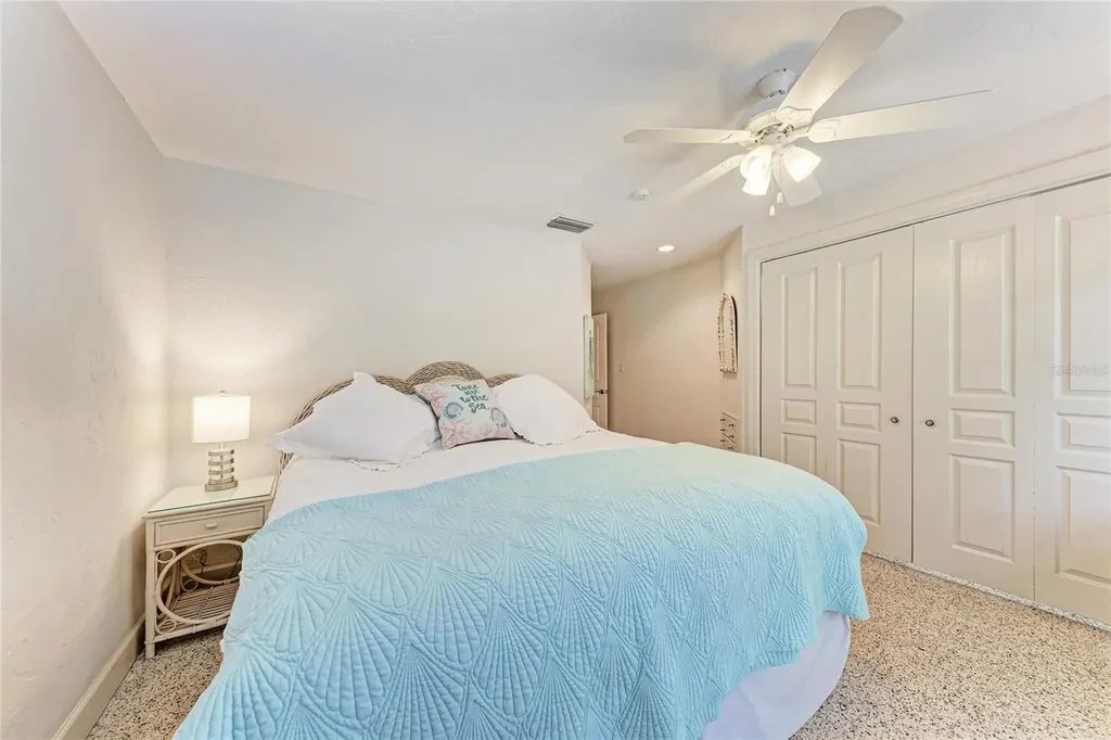 3310 Mineola Drive Sarasota FL 34239