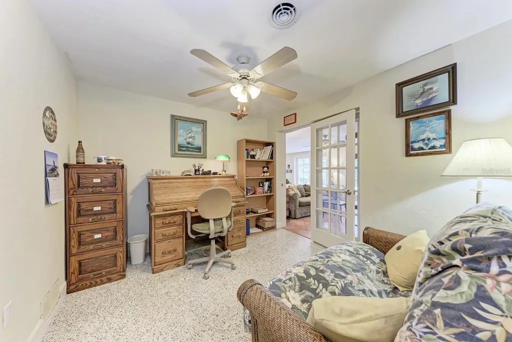 3310 Mineola Drive Sarasota FL 34239