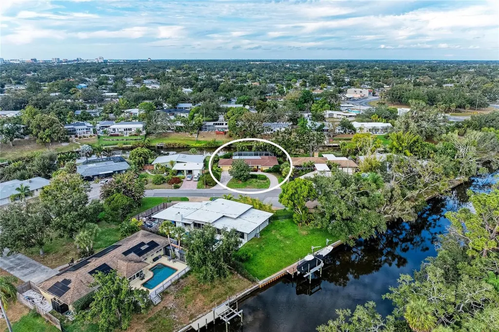 3310 Mineola Drive Sarasota FL 34239