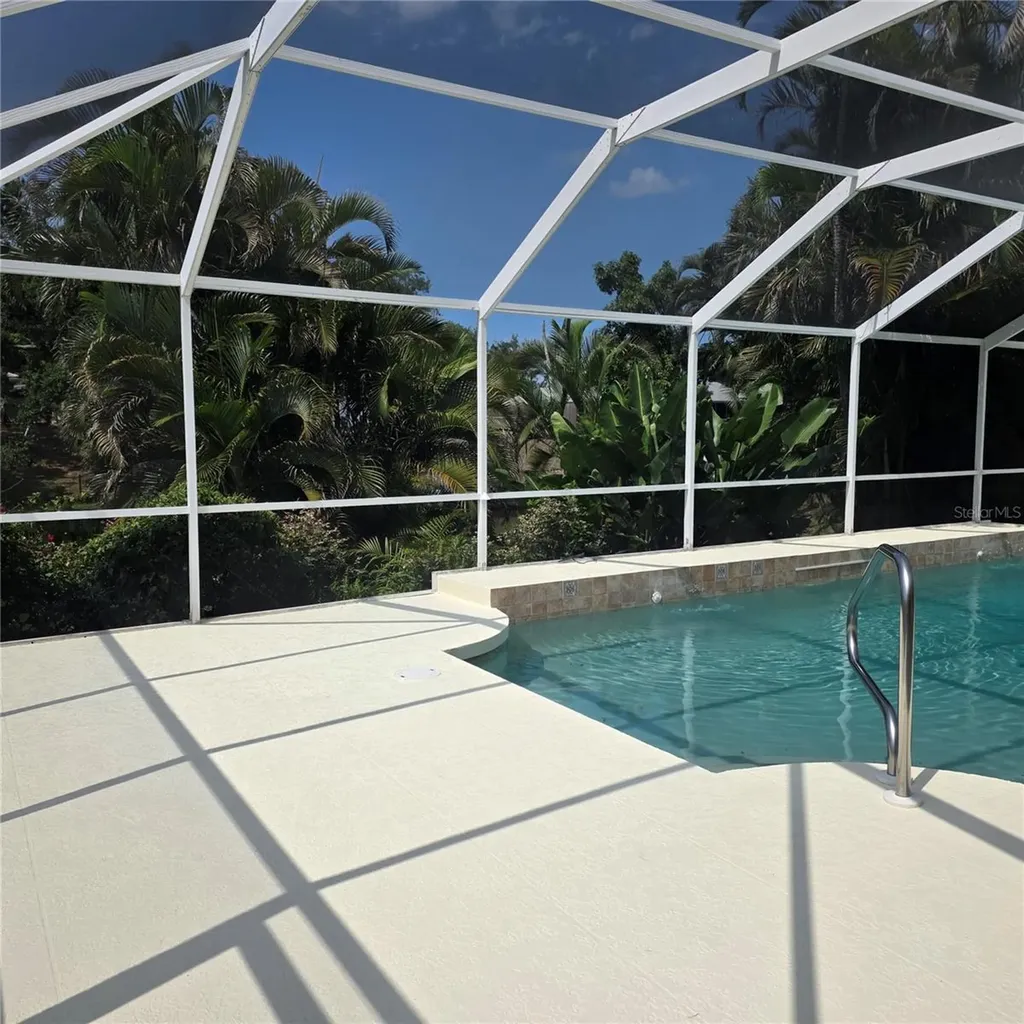 3310 Mineola Drive Sarasota FL 34239