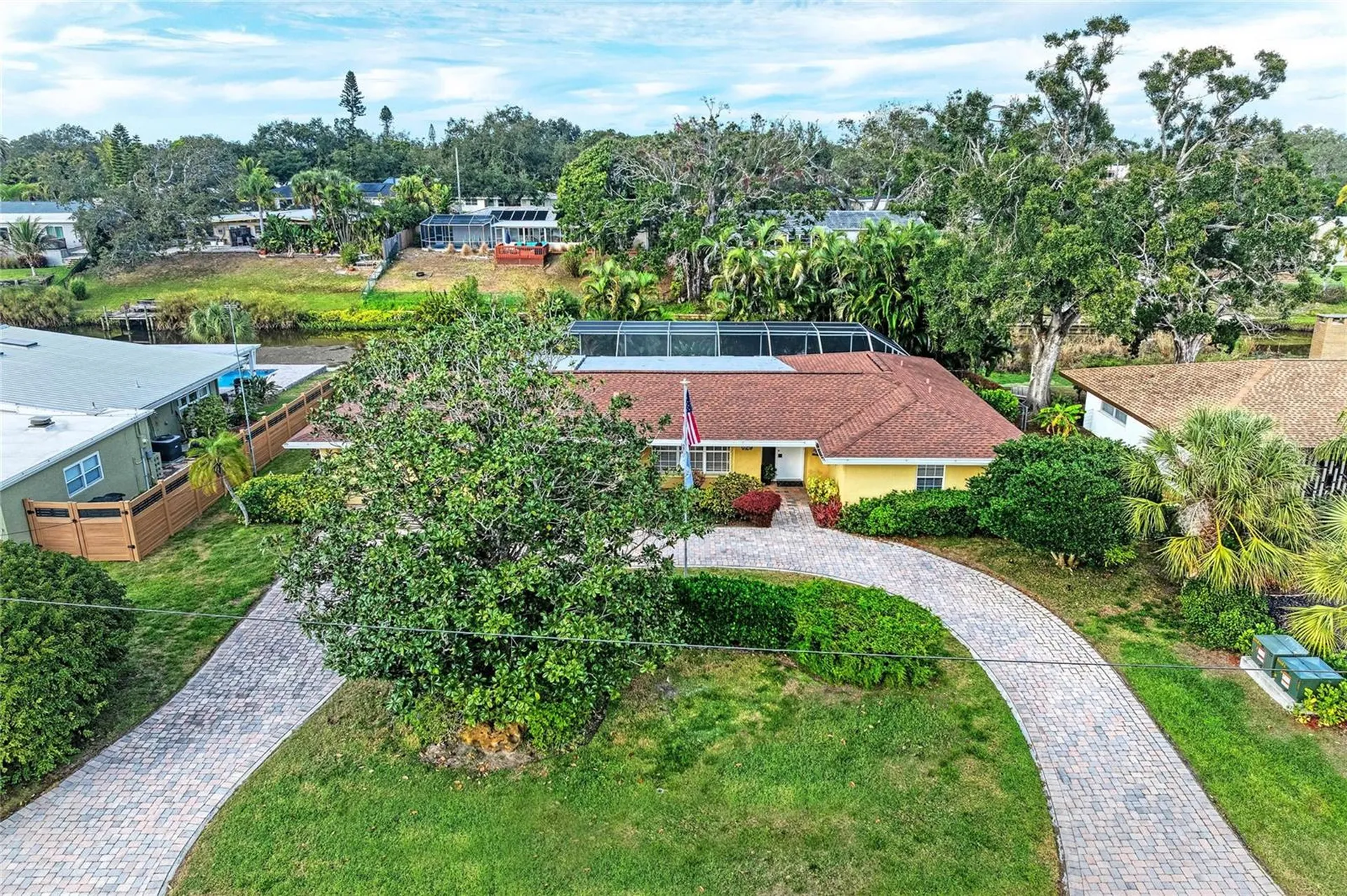3310 Mineola Drive Sarasota FL 34239