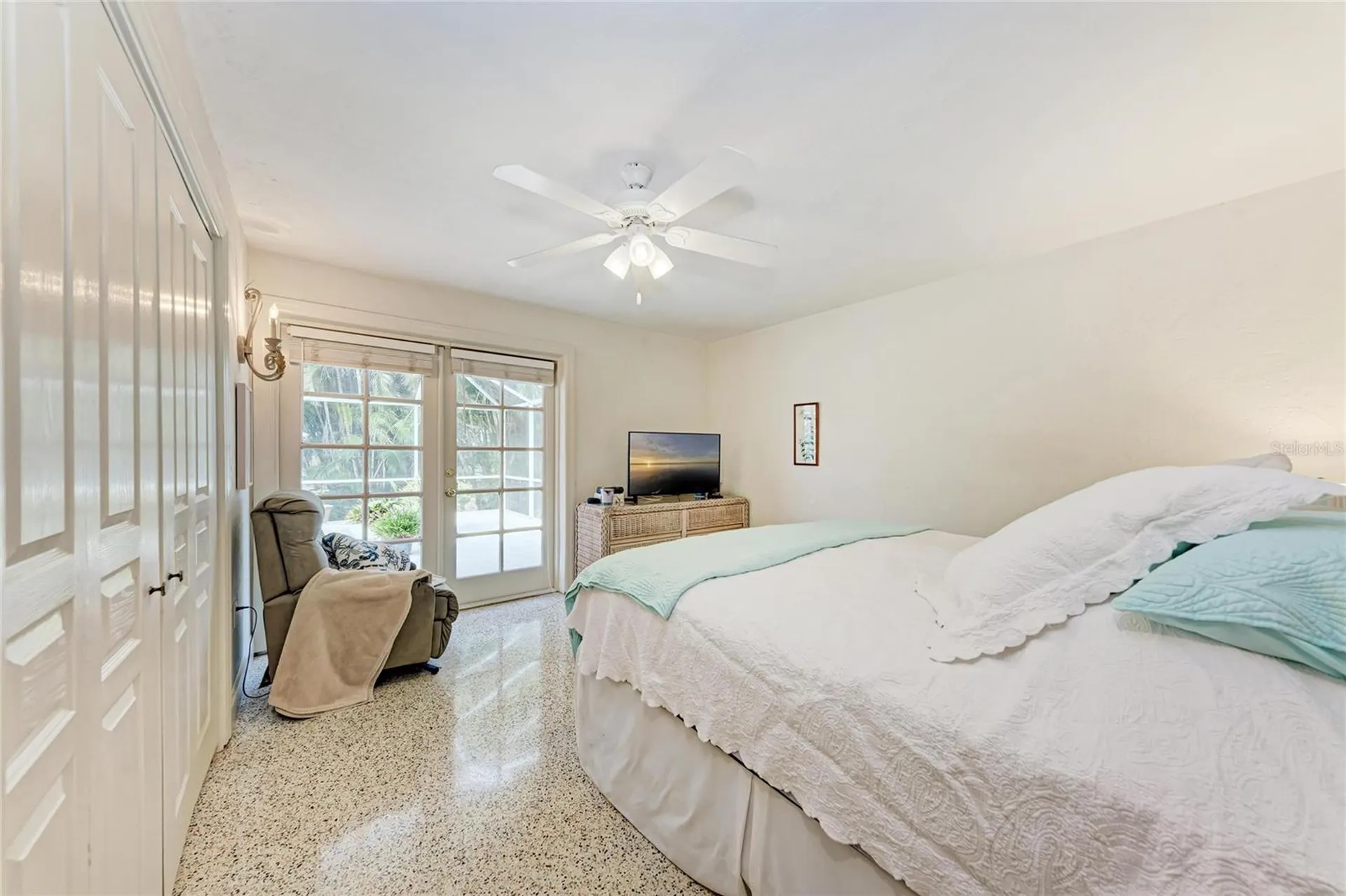 3310 Mineola Drive Sarasota FL 34239