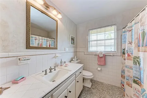 3310 Mineola Drive Sarasota FL 34239