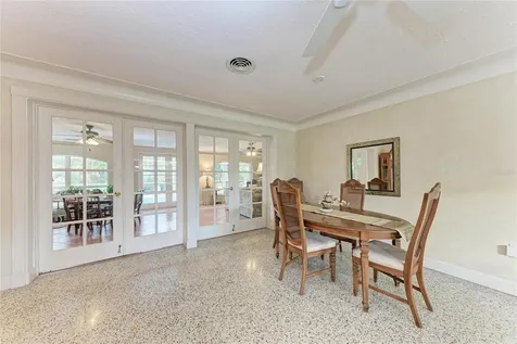 3310 Mineola Drive Sarasota FL 34239
