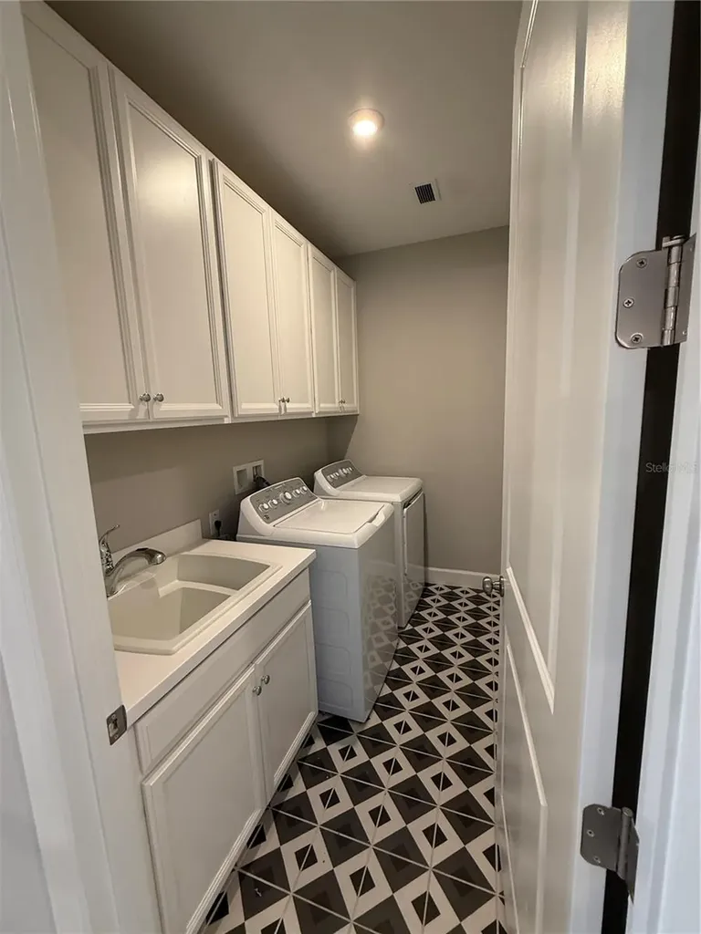 33314 Castaway Loop Wesley Chapel FL 33543