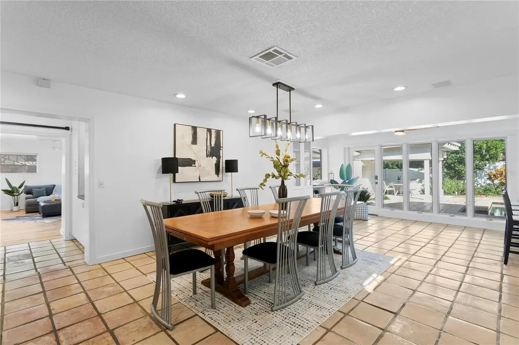 12915 Golf Crest Terrace Tampa FL 33618