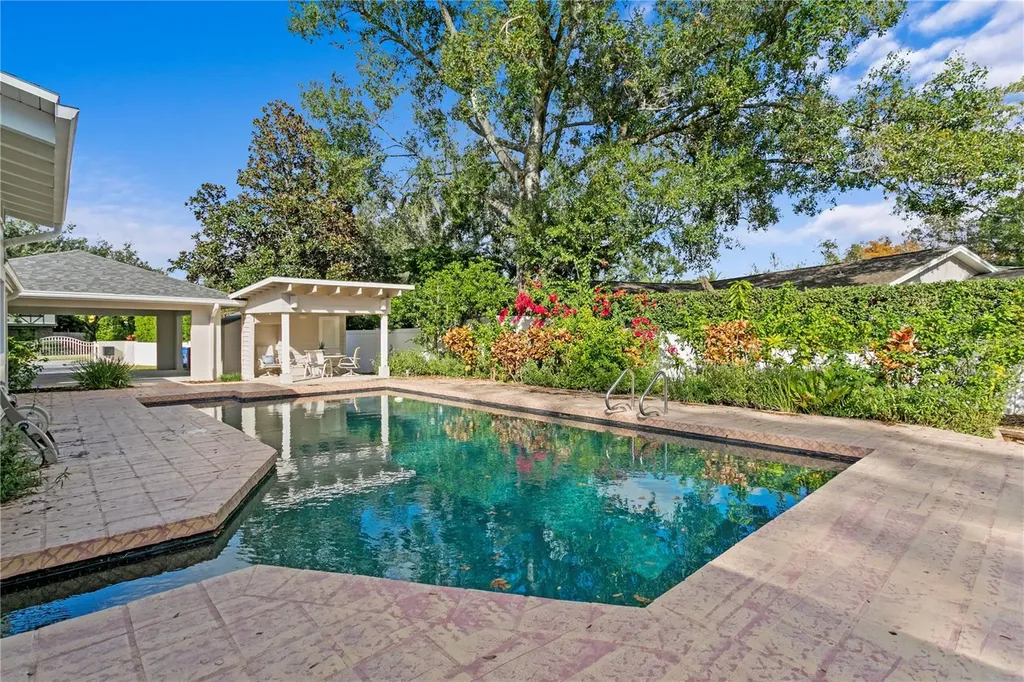12915 Golf Crest Terrace Tampa FL 33618