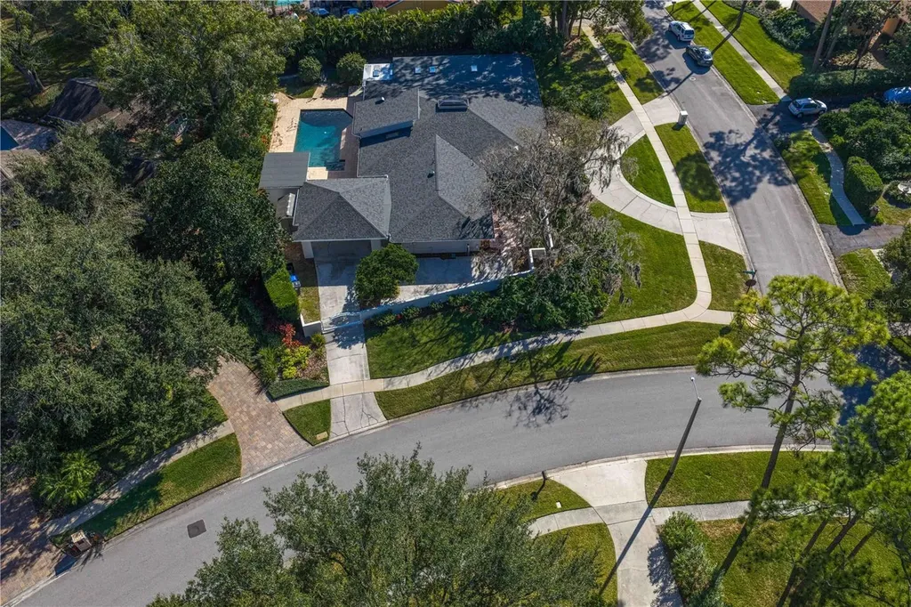 12915 Golf Crest Terrace Tampa FL 33618