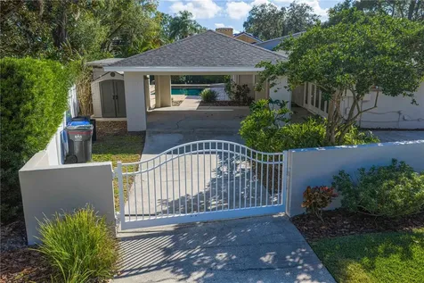 12915 Golf Crest Terrace Tampa FL 33618