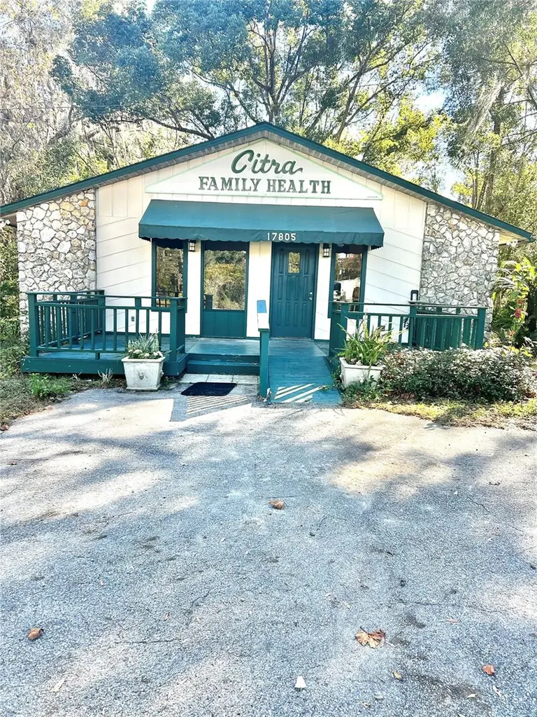 17805 N Us Highway 301 Citra FL 32113