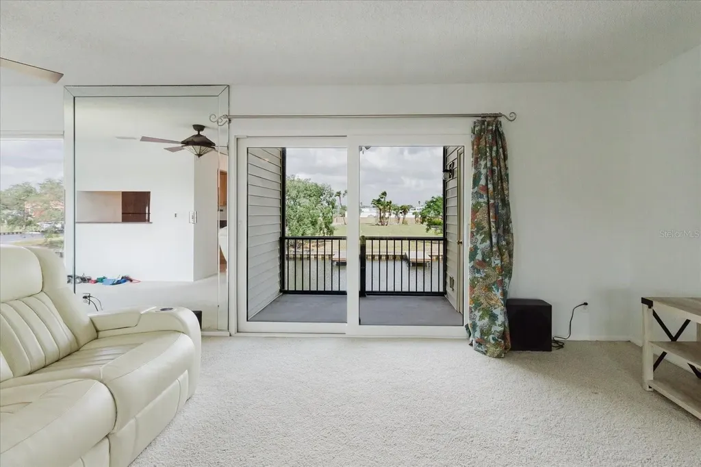 428 Moorings Cove Drive Tarpon Springs FL 34689