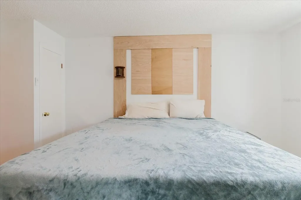 428 Moorings Cove Drive Tarpon Springs FL 34689