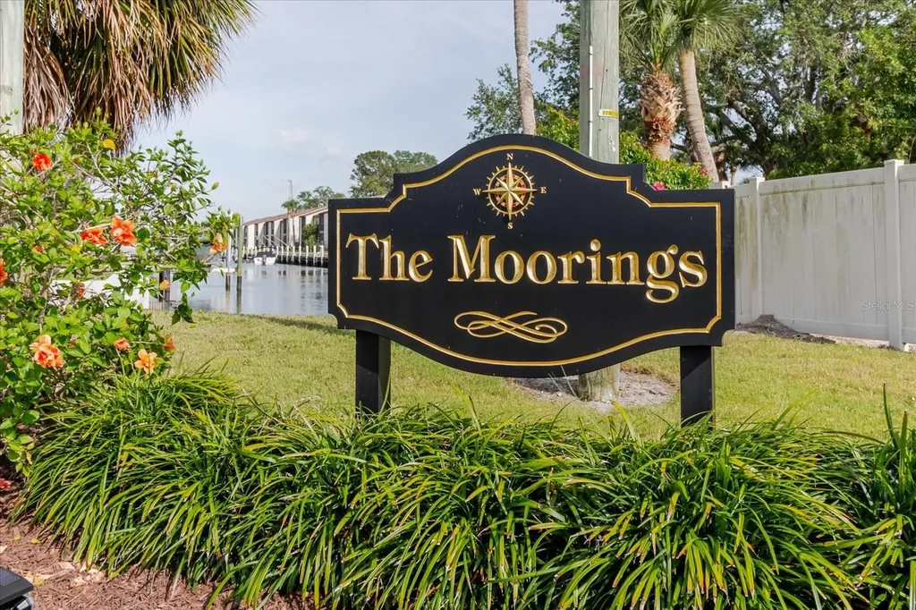 428 Moorings Cove Drive Tarpon Springs FL 34689